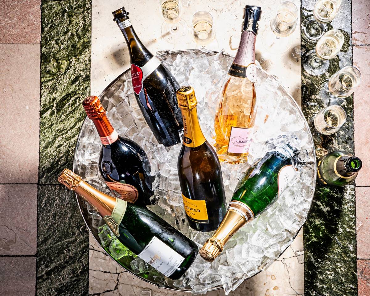 Café Riggs champagne on ice